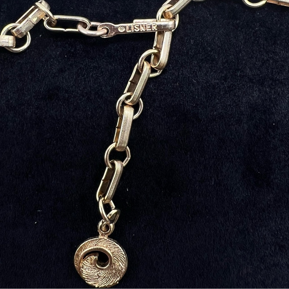 Vintage Lisner 1960s Gold-Tone Open Leaf Necklace | Mid-Century - Picture 3 of 3